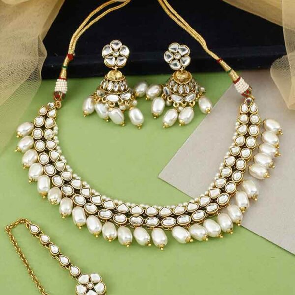 Krisha-White-Kundan-Necklace-Set