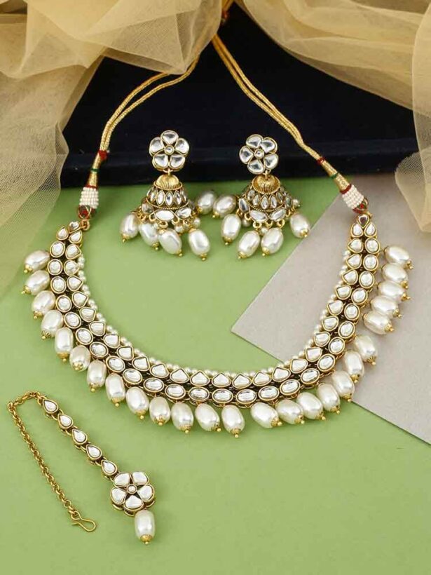 Krisha-White-Kundan-Necklace-Set
