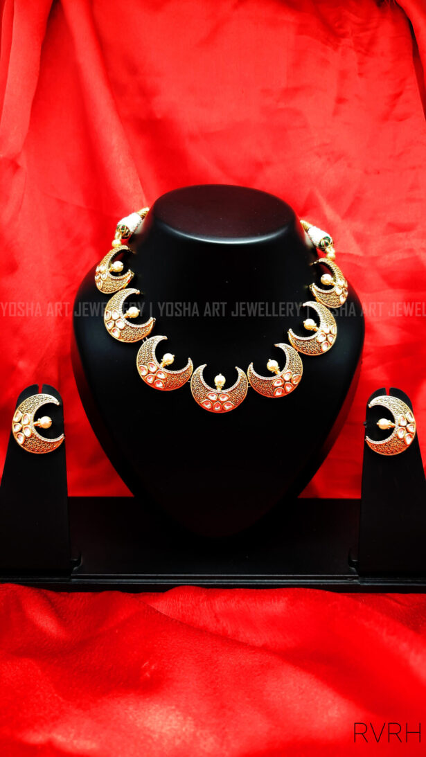 Buy Valini Golden Real Kundan Necklace NK00109