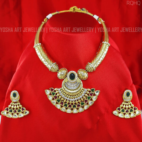 Buy Prisha Gold Kundan Pendant Necklace NK0167