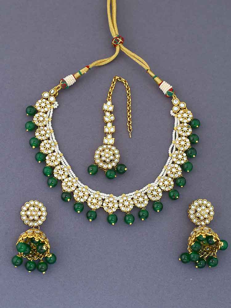 Yellow Gold Emerald Pendant with Diamond Accent | Maison Birks Salon